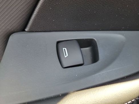 Used 2025 Buick Envision Preferred AWD/4WD image 18