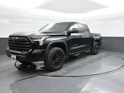 Used 2022 Toyota Tundra SR5 RWD image 1