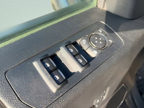 Used 2018 Ford F150 Raptor w/ Equipment Group 802A Luxury image 22