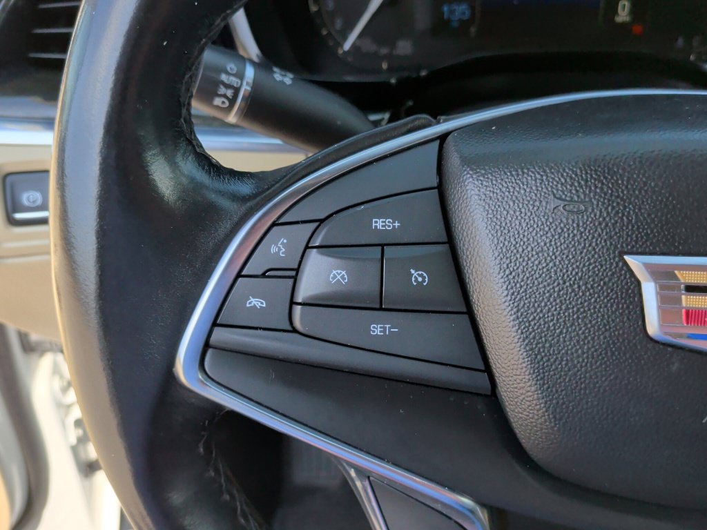 Used 2019 Cadillac XT5 FWD image 17