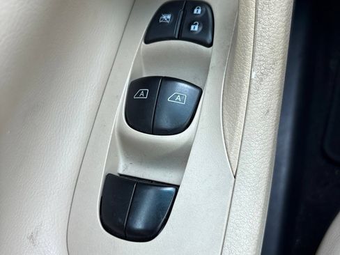 Used 2015 Nissan Altima 3.5 SL FWD image 11
