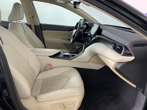 Used 2023 Toyota Camry XLE w/ Cold Weather Package FWD image 40