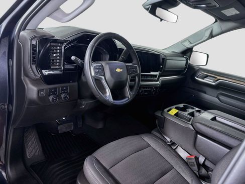 Used 2024 Chevrolet Silverado 1500 LT AWD/4WD image 3