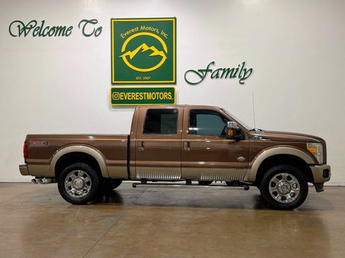 Used 2012 Ford F250 King Ranch w/ King Ranch w/Chrome Pkg AWD/4WD image 2