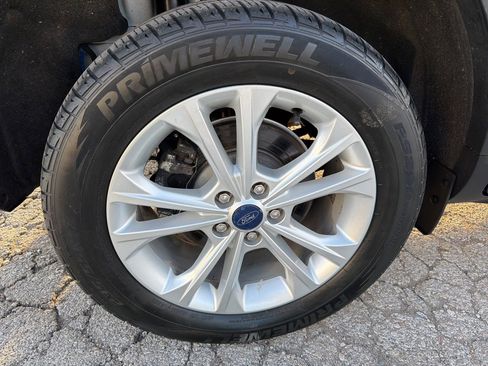 Used 2022 Ford Escape SE image 6