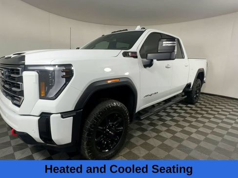 Used 2025 GMC Sierra 3500 AT4 w/ AT4 Preferred Package AWD/4WD image 6
