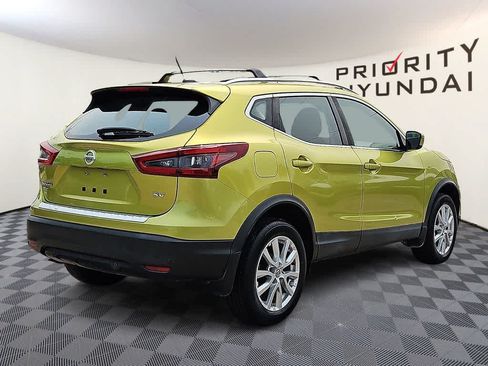 Used 2020 Nissan Rogue Sport SV FWD image 4