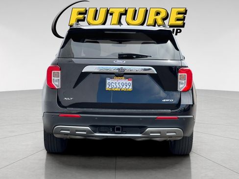 Certified 2022 Ford Explorer XLT w/ Equipment Group 202A AWD/4WD image 4