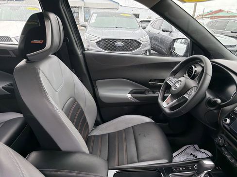 Used 2023 Nissan Kicks SR w/ SR Premium Package FWD image 12