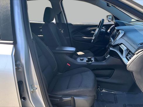 Used 2022 GMC Terrain SLE FWD image 8