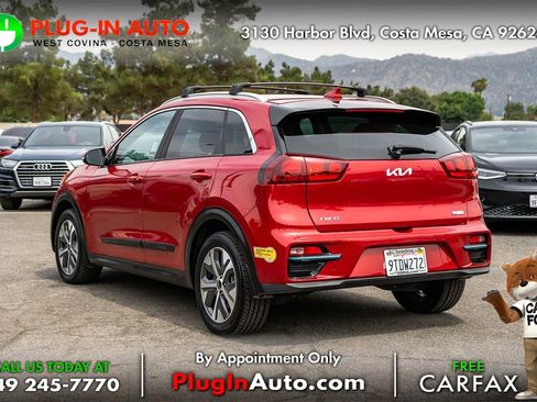 Used 2022 Kia Niro EX image 2