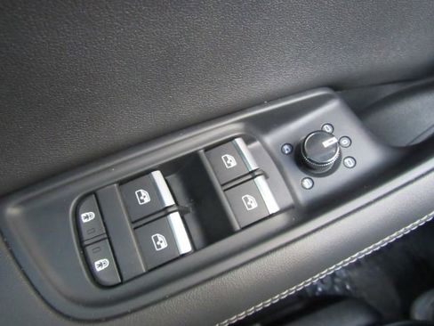 Used 2023 Audi Q8 Premium Plus w/ Premium Plus Package image 39