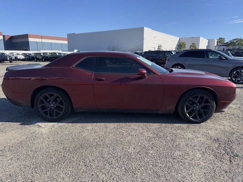 Used 2020 Dodge Challenger SXT w/ Blacktop Package image 4