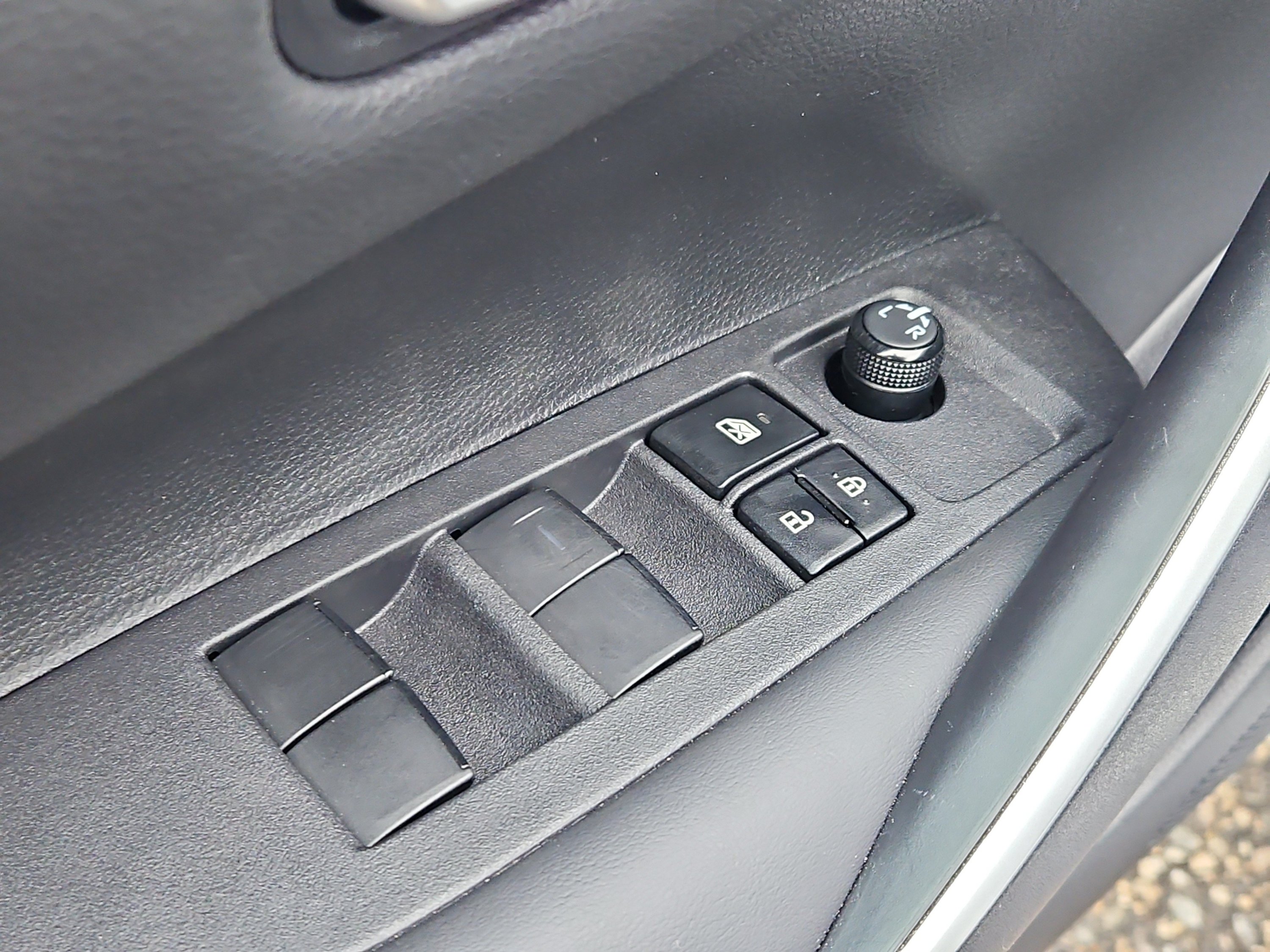 Used 2024 Toyota Corolla Sedan w/ SE Convenience Package FWD image 17