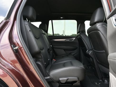 Certified 2023 Cadillac XT6 Luxury FWD image 23