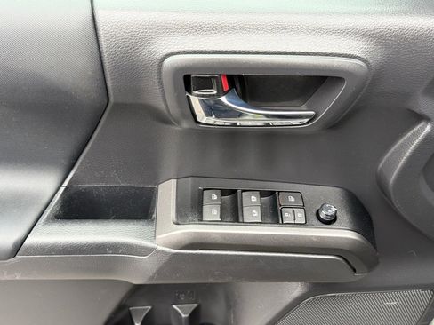 Used 2023 Toyota Tacoma TRD Sport image 29