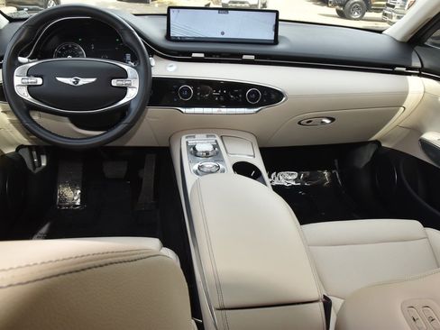 Used 2023 Genesis GV70 2.5T w/ Select Package image 16