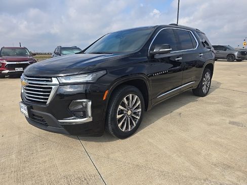 Used 2023 Chevrolet Traverse Premier image 1