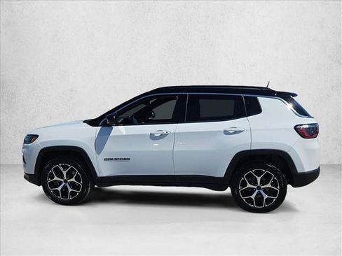 Used 2025 Jeep Compass Limited AWD/4WD image 7