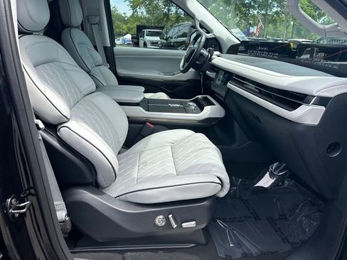New 2026 Lincoln Navigator Black Label AWD/4WD image 14