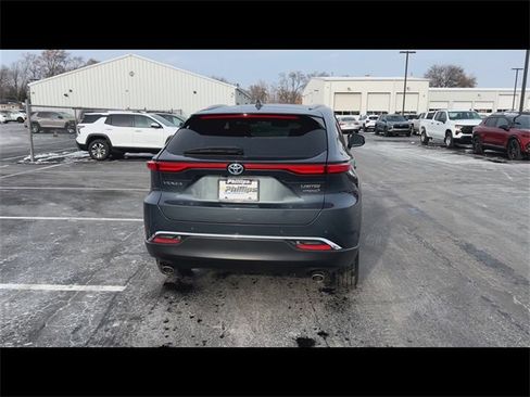 Used 2021 Toyota Venza Limited image 7