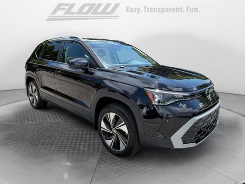 New 2026 Volkswagen Taos SE AWD/4WD image 1