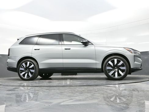 New 2025 Volvo EX90 Ultra image 15