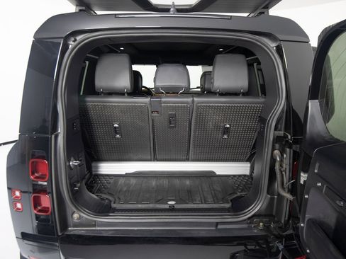 Used 2024 Land Rover Defender 90 X-Dynamic SE AWD/4WD image 47