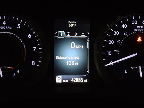 Used 2017 Toyota Sienna XLE Premium AWD/4WD image 29