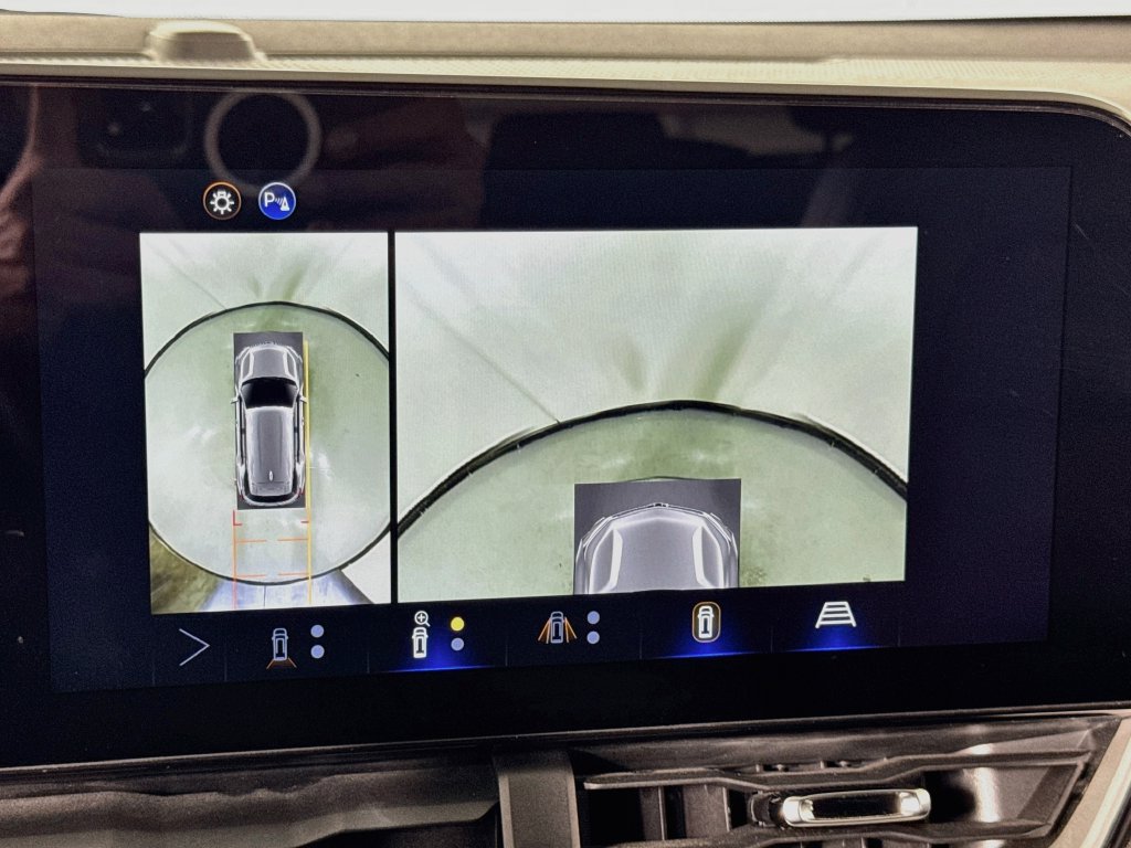 Used 2025 Chevrolet Equinox LT w/ Convenience Package II FWD image 28