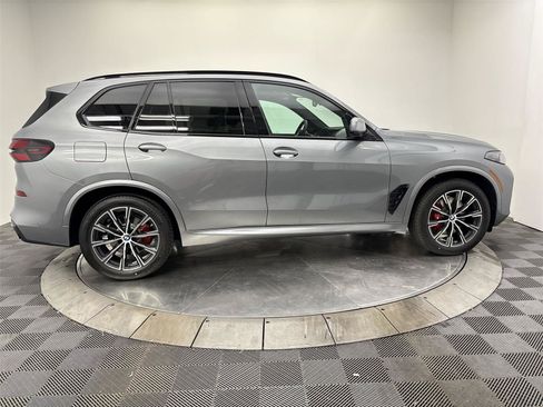 New 2026 BMW X5 xDrive40i w/ M Sport Package AWD/4WD image 17