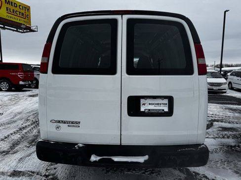 Used 2014 Chevrolet Express 2500 image 37