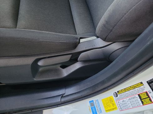 Used 2025 Toyota Camry LE FWD image 11