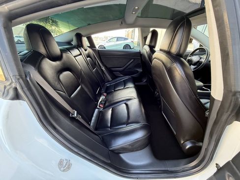 Used 2018 Tesla Model 3 Long Range RWD image 25