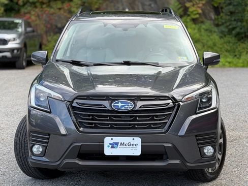Used 2023 Subaru Forester Limited AWD/4WD image 2