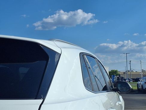 Used 2022 Volkswagen Atlas Cross Sport SE image 25