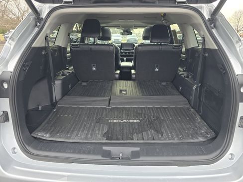 Used 2021 Toyota Highlander XLE image 21