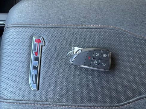 Used 2024 GMC Sierra 2500 AT4 w/ AT4 Premium Plus Package image 27