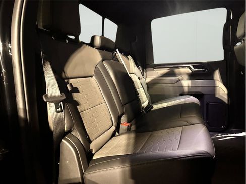 Used 2025 Chevrolet Silverado 2500 ZR2 image 13