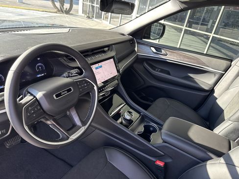 New 2026 Jeep Grand Cherokee Altitude RWD image 16