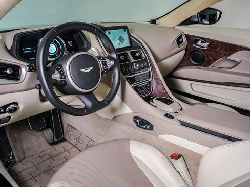 Used 2017 Aston Martin DB11 V12 RWD image 23