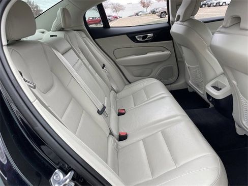 Used 2020 Volvo S60 T5 Momentum image 26