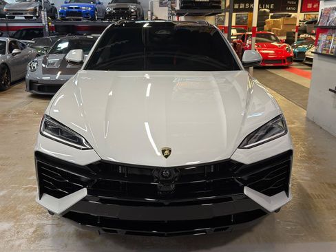 Used 2026 Lamborghini Urus SE AWD/4WD image 3