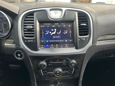 Used 2022 Chrysler 300 Touring L w/ Comfort Group image 7