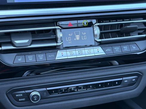 Used 2022 BMW Z4 M40i w/ Premium Package image 26