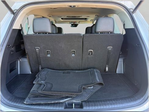 Used 2025 Kia Telluride S image 15