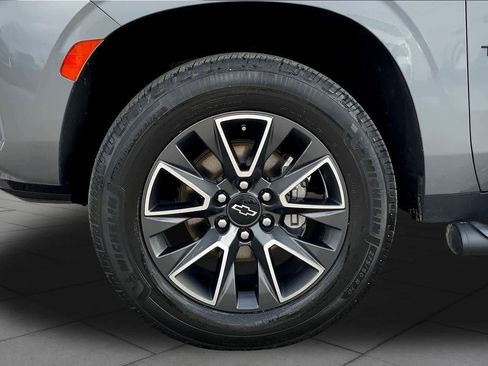 Used 2022 Chevrolet Tahoe Z71 w/ Z71 Off-Road Package image 11