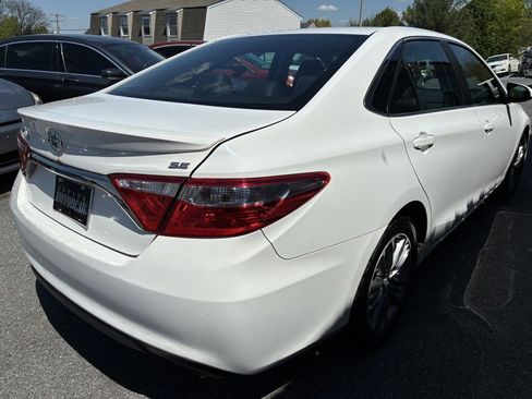 Used 2015 Toyota Camry SE FWD image 6