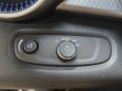 New 2026 Chevrolet Trax LS w/ LS Convenience Package FWD image 25