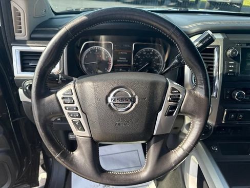 Used 2019 Nissan Titan PRO-4X AWD/4WD image 18